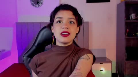 Cat  online show from January 24, 9:15 pm