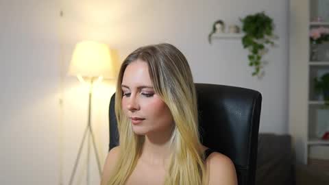 catecrago  online show from September 29, 1:05 pm