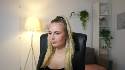 catecrago  online show from September 25, 8:35 am