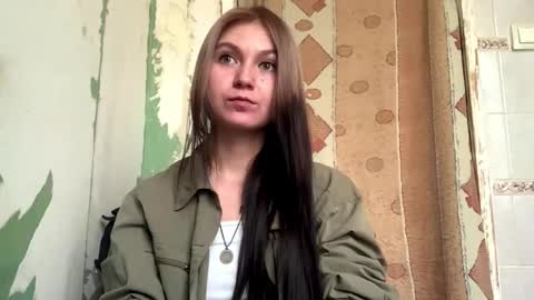 Lola online show from October 18, 9:45 am