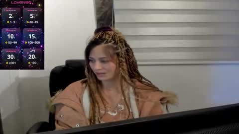 CATT EVANS online show from October 3, 11:10 pm