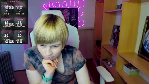 cattie_w_ online show from November 6, 1:55 am