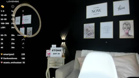 catvalentinee_ online show from December 14, 3:06 am