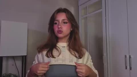 Lina  online show from October 13, 7:49 pm