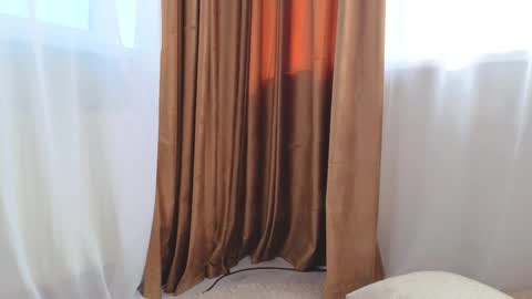 Josie Manesi online show from March 21, 8:19 am