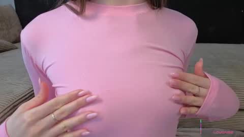 Josie Manesi online show from April 10, 6:19 am