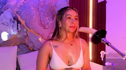 Hello guys my name is Sofi and Lizzie and  Vanessa online show from September 24, 1:48 am