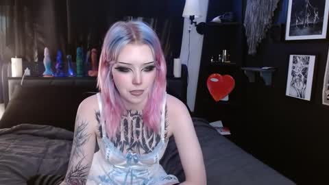 Averi online show from February 17, 11:22 pm