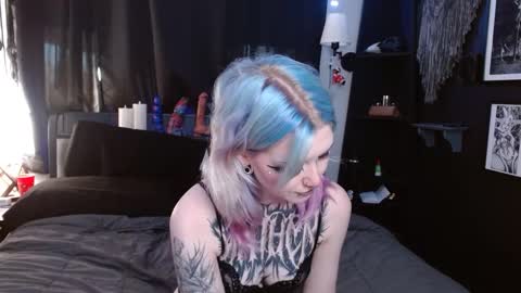 Averi online show from January 20, 11:21 pm