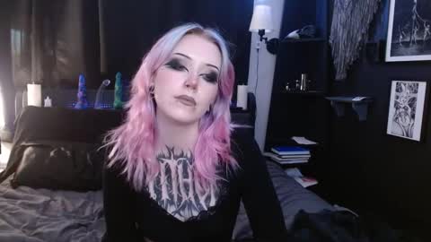 Averi online show from February 22, 12:38 am