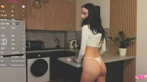 Livia online show from April 21, 9:00 pm