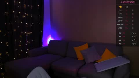 Charli online show from April 21, 8:10 am