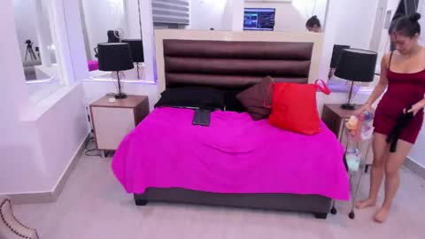 charlot  online show from May 29, 2:09 am