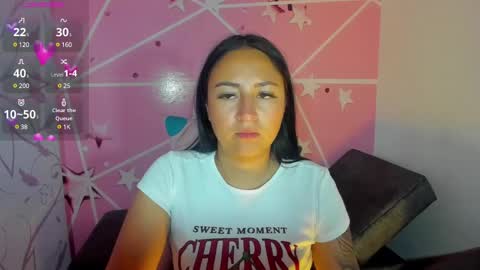 charlott_daphne online show from December 8, 9:30 pm