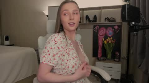 CharlottaWells online show from March 10, 2:05 pm