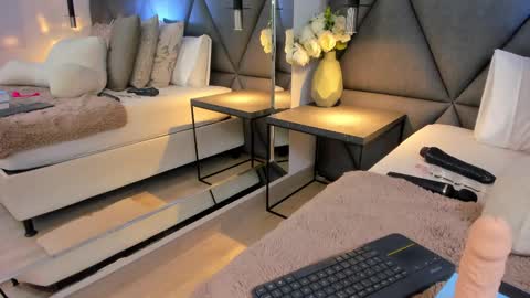 Charlotte online show from February 24, 1:41 pm