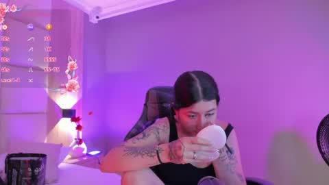 Charlottee online show from July 24, 3:15 am