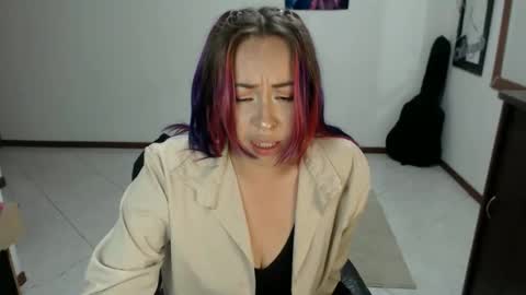 charlottezoe online show from March 16, 2:25 am