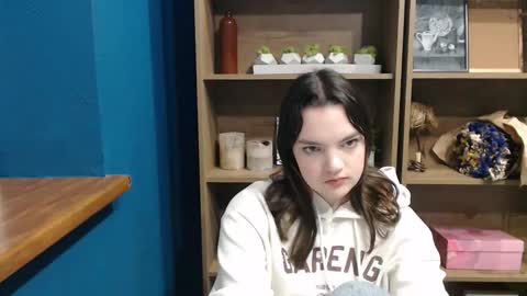 Julliette online show from December 19, 7:55 am