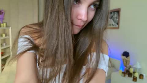 Kaylee online show from November 17, 3:57 pm