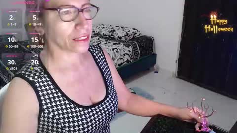 CHAYLA VICTORIA RUIZ  online show from October 24, 10:00 am