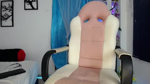 Cherry Bony online show from November 15, 6:25 am