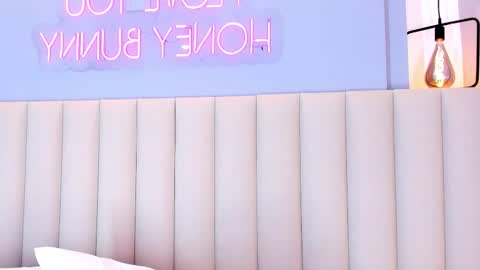 C H E R R Y  online show from January 17, 11:50 am