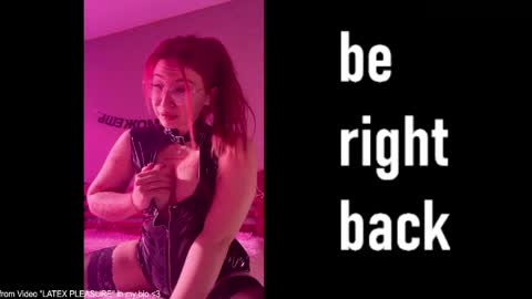 Vanessa Ray  STREAMING TIME everyday of the week  -  German time. except Saturday online show from March 31, 10:15 am