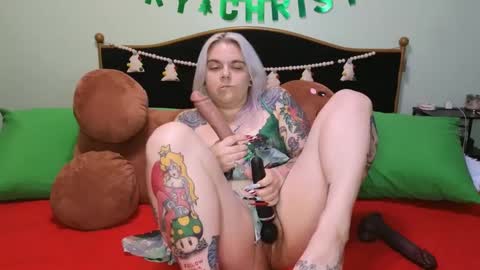 CherryBombBomb online show from December 22, 8:05 am