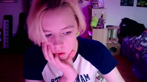 cherrybaby_0 online show from December 10, 7:47 am