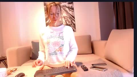 Anna online show from March 24, 11:59 am