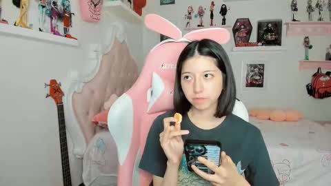 cherrycute666 online show from March 3, 7:25 am