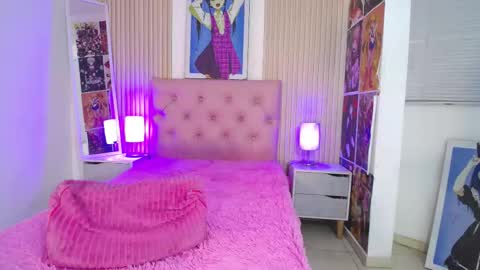 Cheryl online show from December 2, 5:42 am