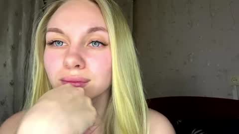 Emma online show from April 23, 8:22 pm