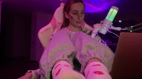 Goddess Vika - owner of all ur money online show from February 3, 3:27 pm