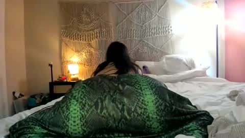 yoursensualparadise online show from March 13, 8:54 pm