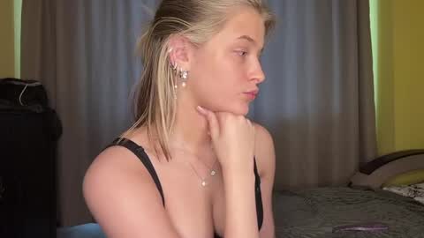 Chanelle online show from June 3, 2:33 pm