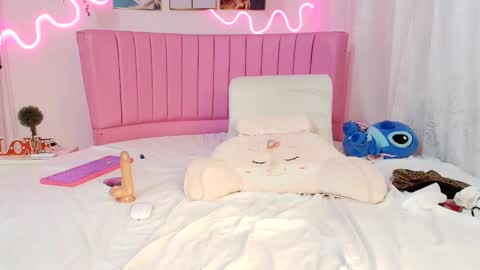 sophia online show from February 25, 8:25 am