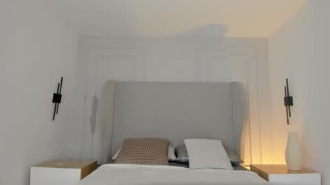 Chloe online show from November 3, 1:04 pm