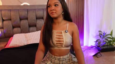 Chloe online show from March 4, 12:23 pm