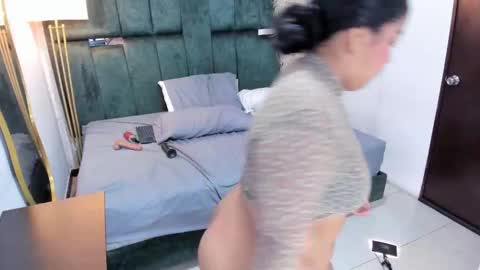 Chloe online show from October 7, 6:56 pm