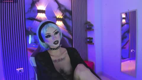 chloe_jacksonn online show from April 21, 10:28 pm