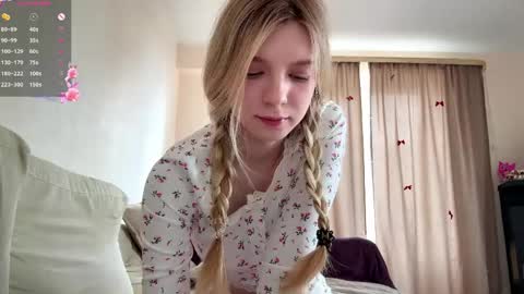 hloe online show from April 13, 11:55 am