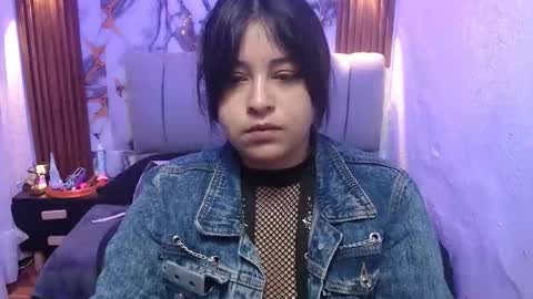 chloe_smith5 online show from December 22, 1:14 pm