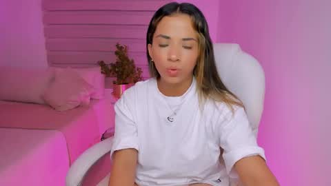 My Sweet Chloe online show from August 5, 11:55 pm