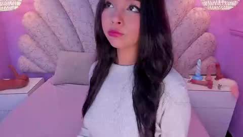   online show from March 5, 9:17 pm