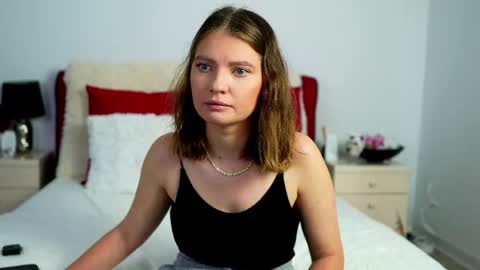 Chloe online show from June 9, 4:01 am