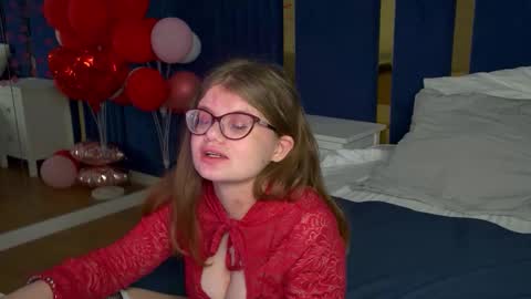 ChloeHalses online show from March 15, 6:32 pm