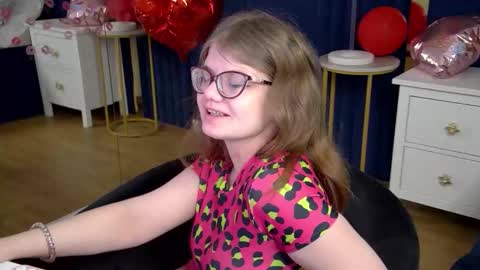 ChloeHalses online show from February 25, 5:28 am