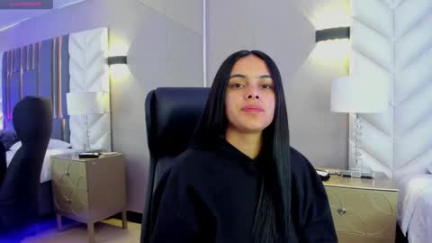  Chloe Harper  online show from January 8, 11:58 am